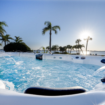 Widok z linii wodnej swim spa spa.